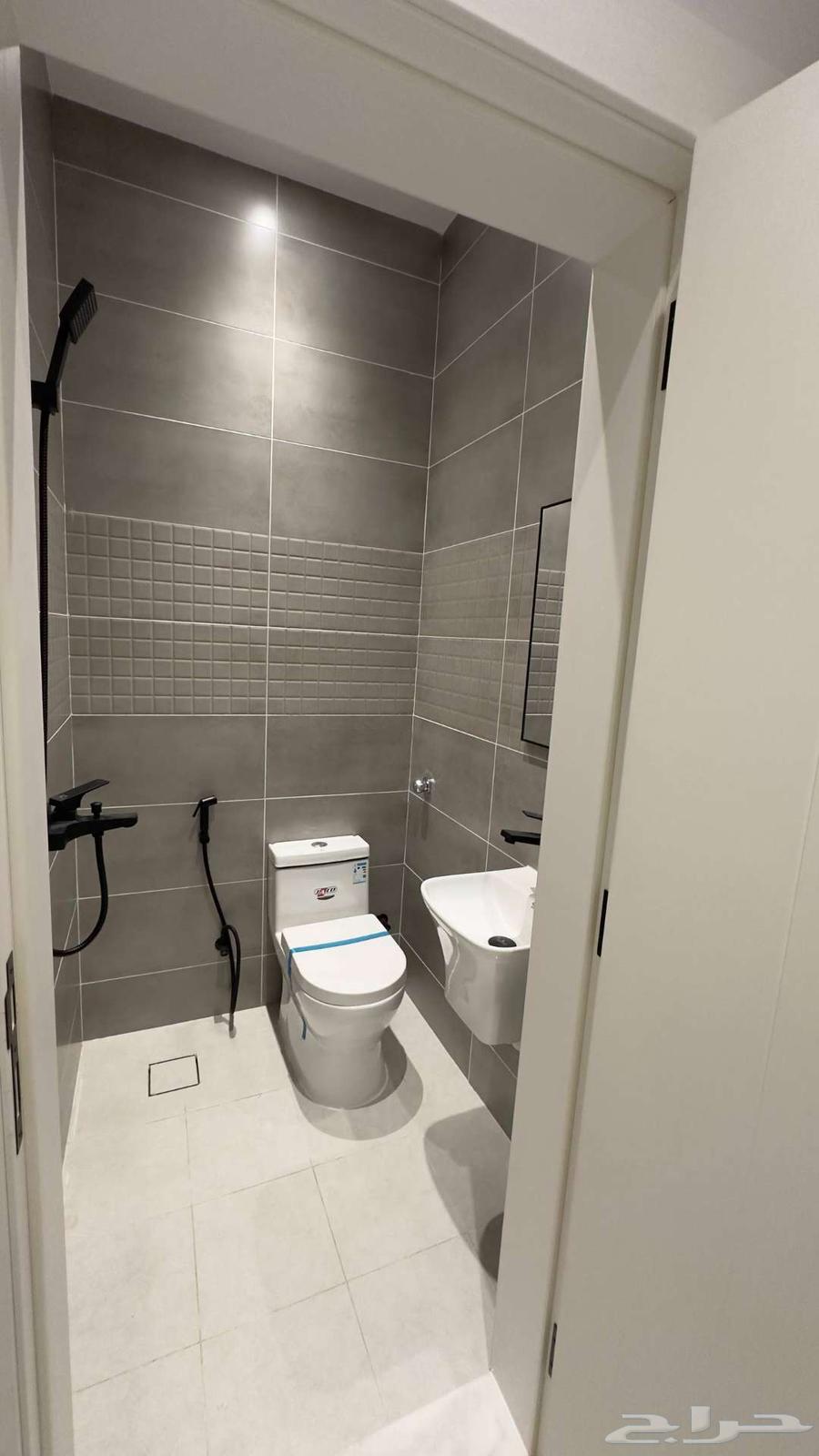 6 bedroom apartment in King Fahd 17