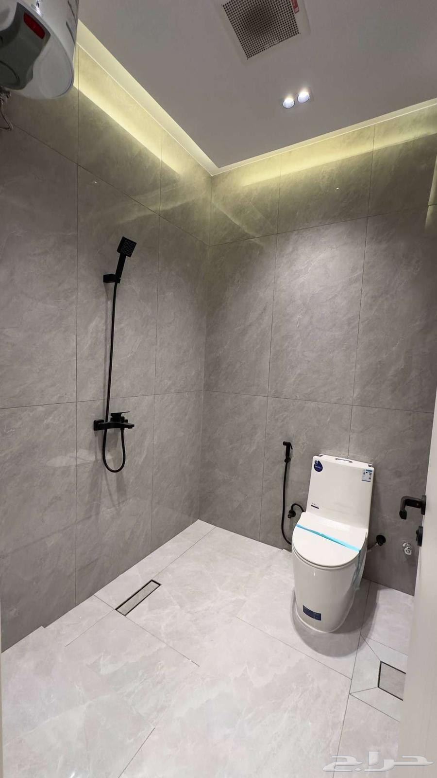 6 bedroom apartment in King Fahd 18