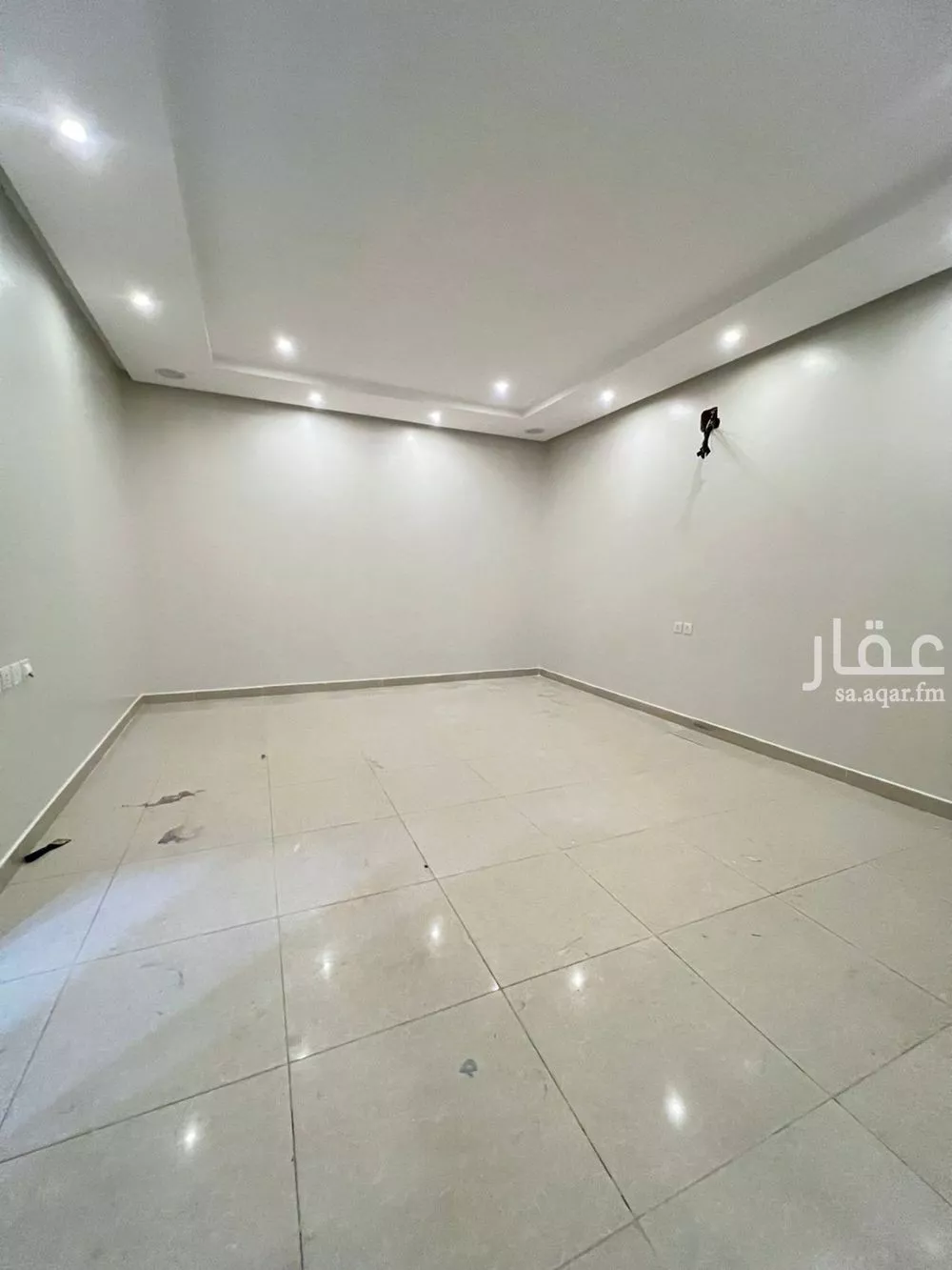 5 bedroom floor in King Faisal 12