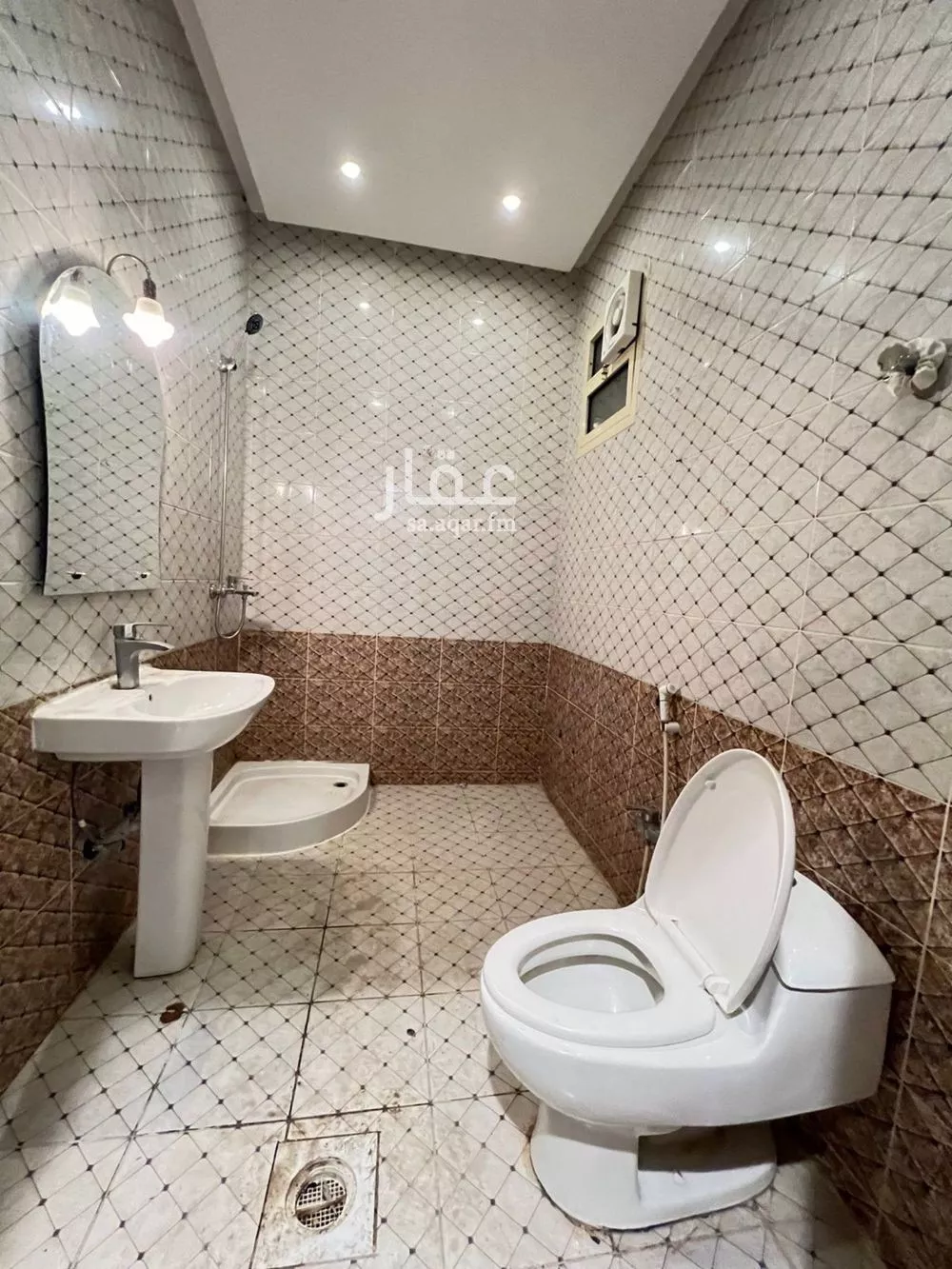 5 bedroom floor in King Faisal 9