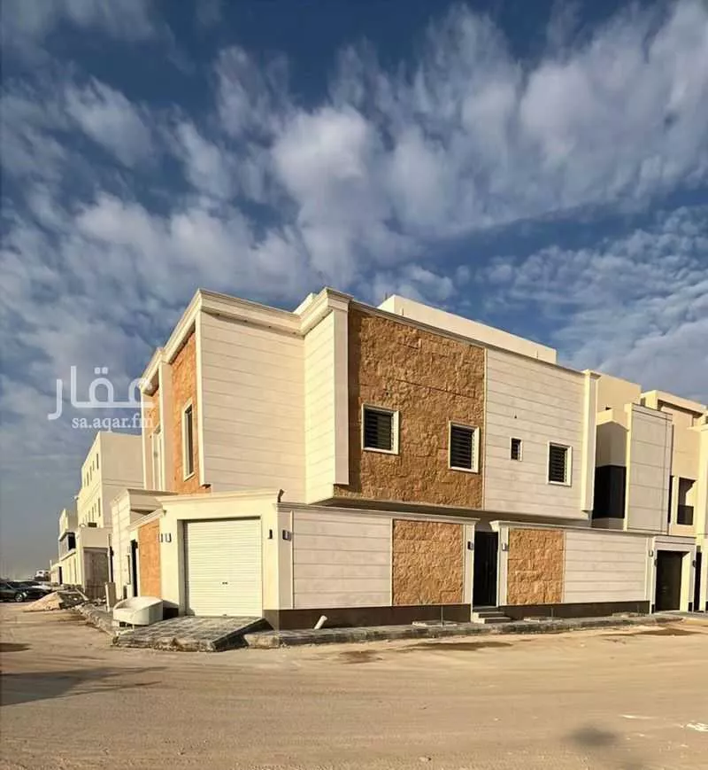295 sqm land in Al Janadriyah 2