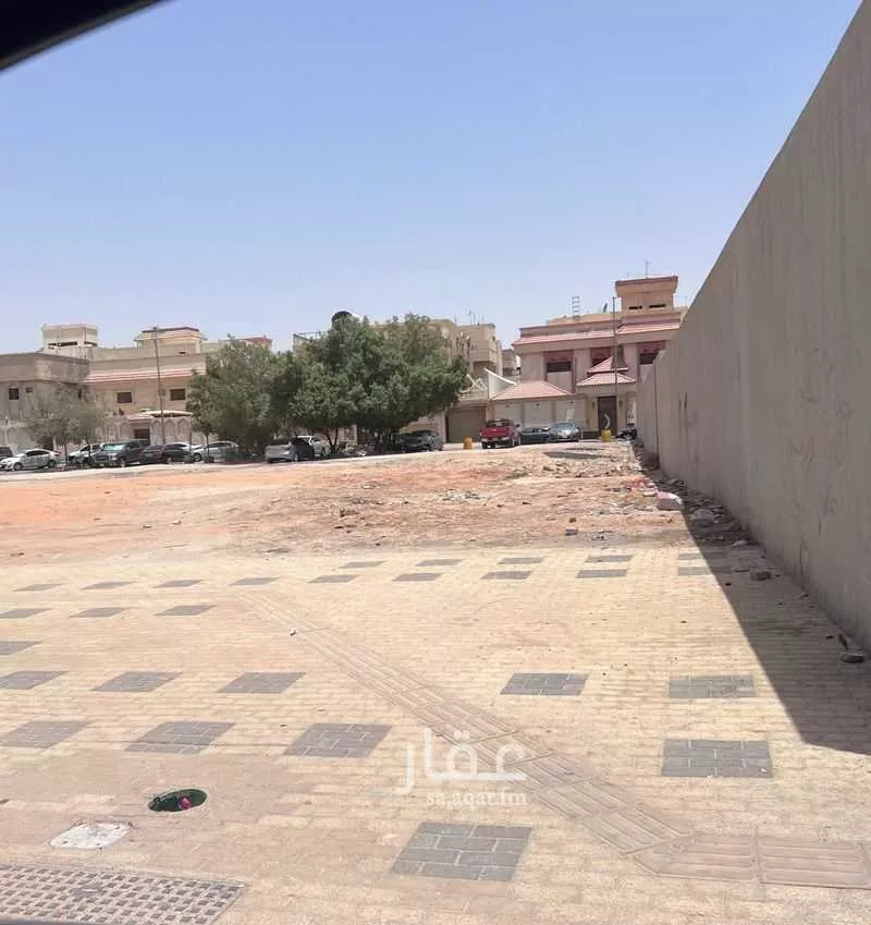 1572 sqm land in Al Khalidiyyah 3