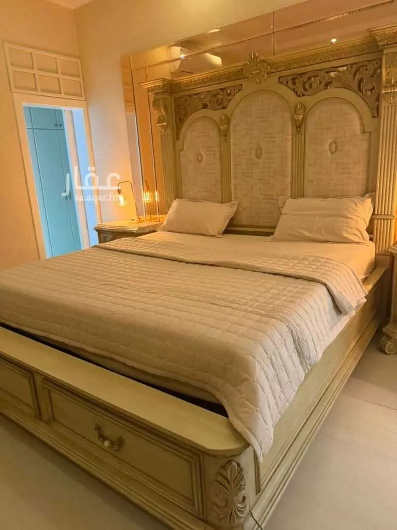 4 bedroom floor in Irqah 11