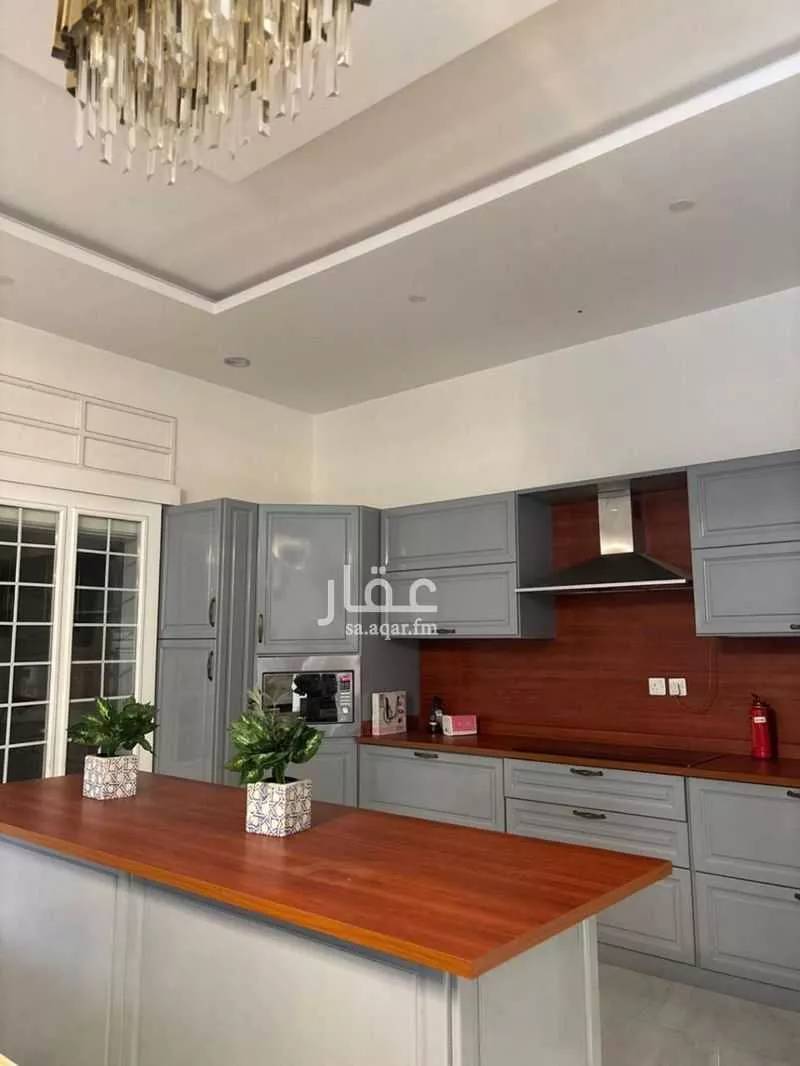 4 bedroom floor in Irqah 4