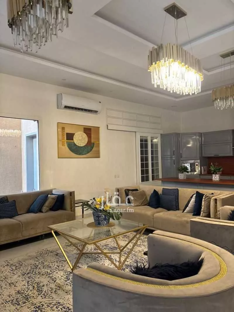 4 bedroom floor in Irqah 7