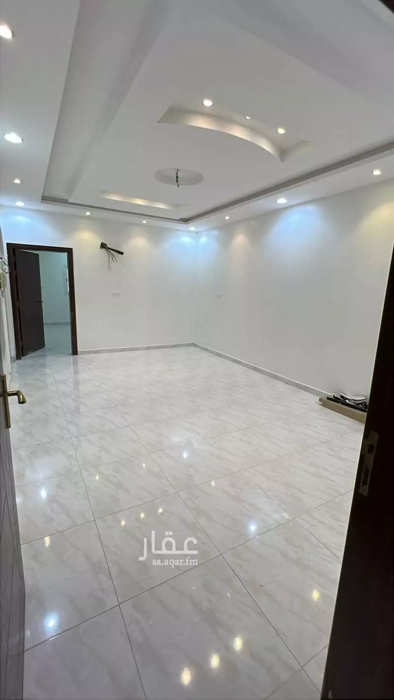4 bedroom apartment in Al Ajawid 5