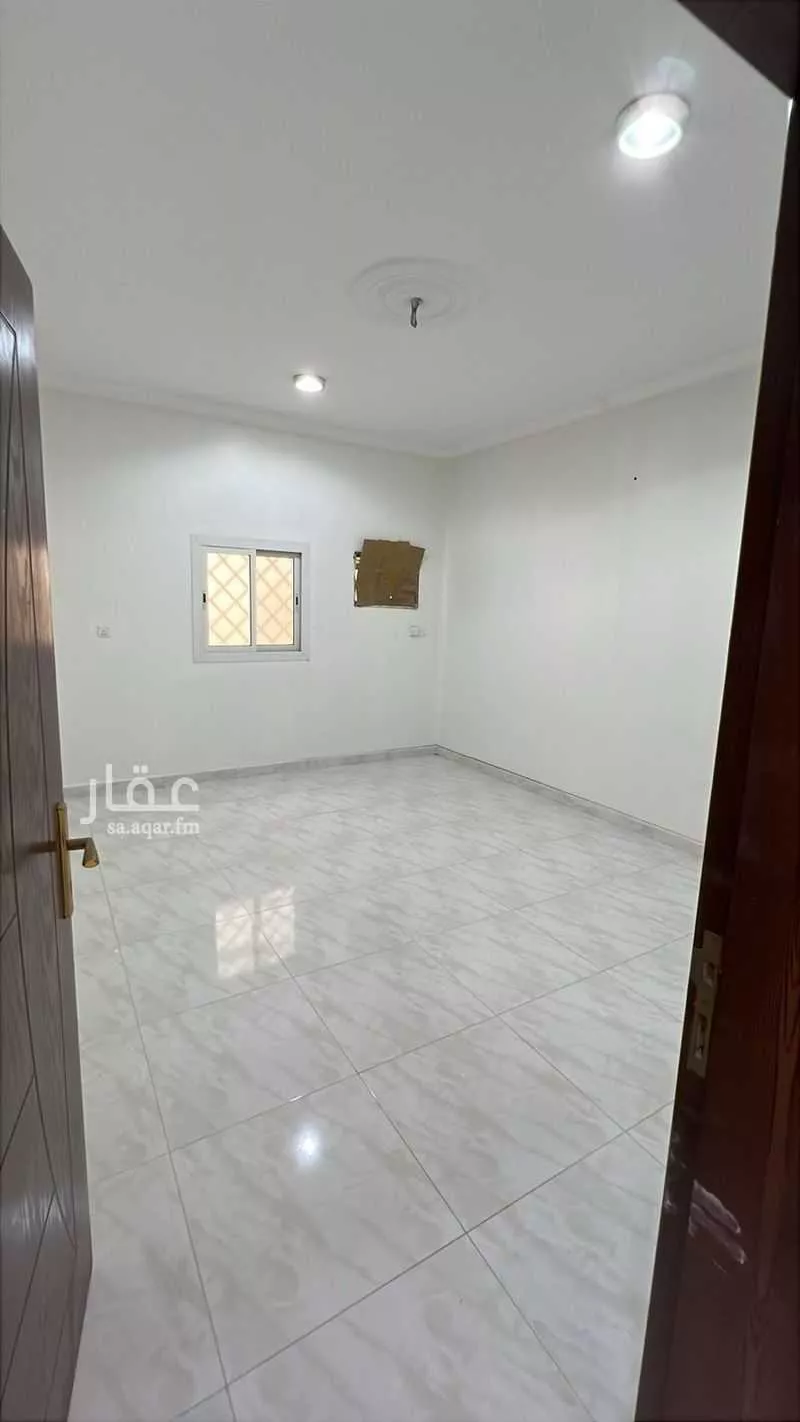 4 bedroom apartment in Al Ajawid 8