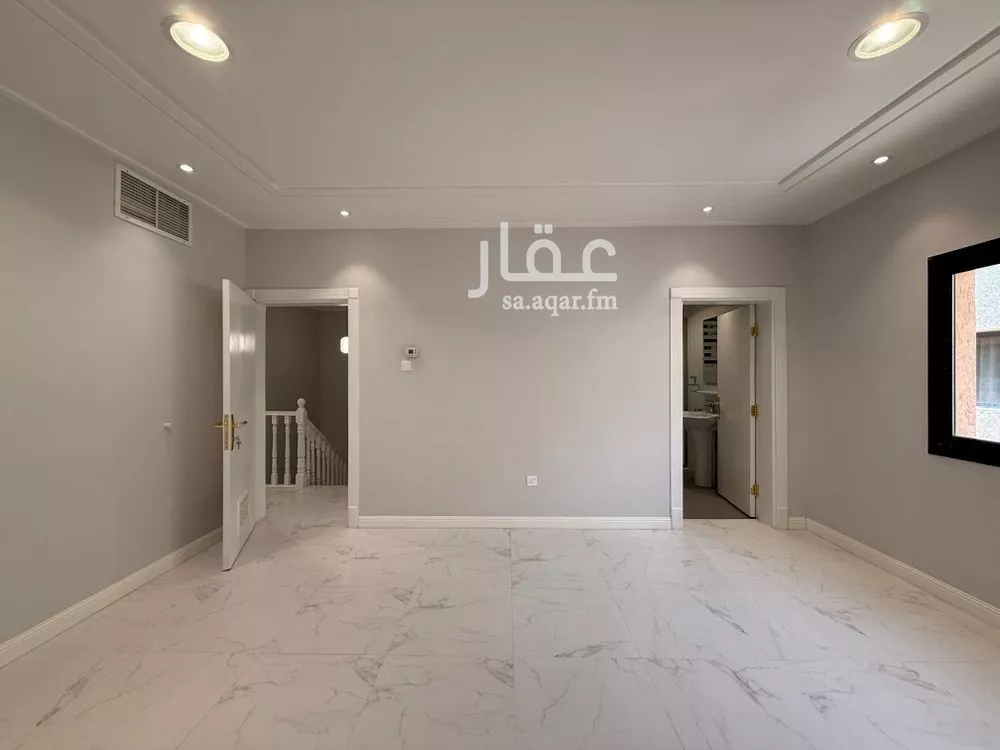 فيلا 3 غرف في النخيل 15