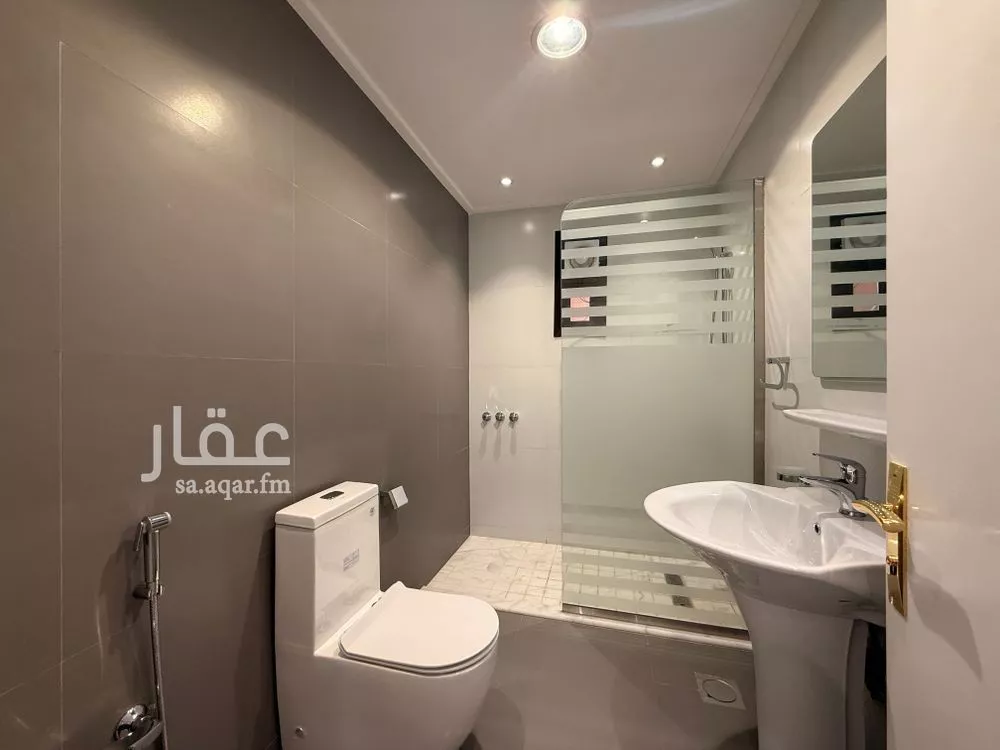 فيلا 3 غرف في النخيل 16