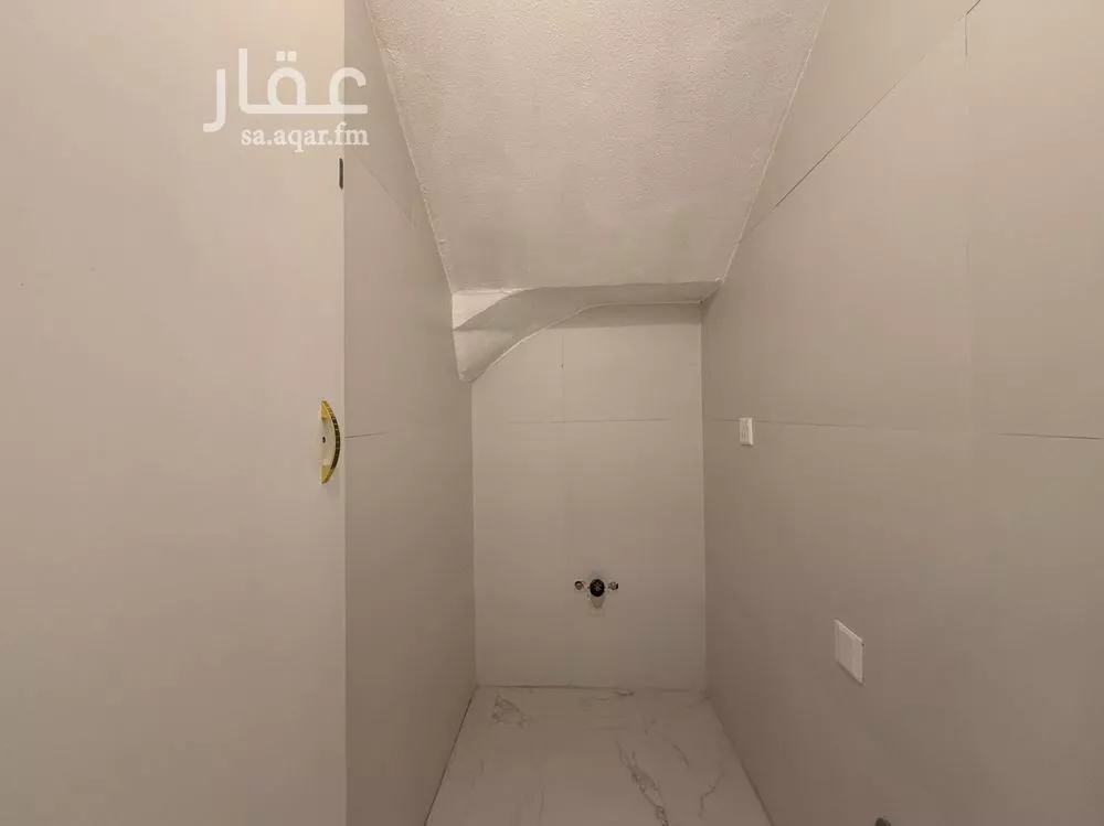 فيلا 3 غرف في النخيل 4