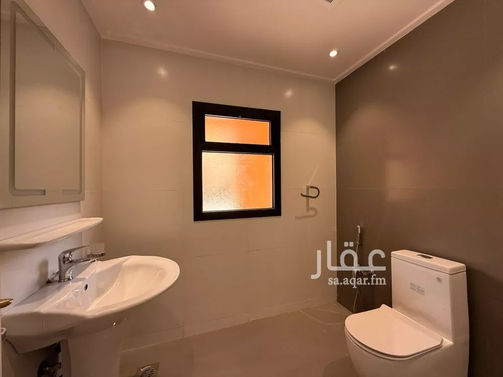 فيلا 3 غرف في النخيل 7