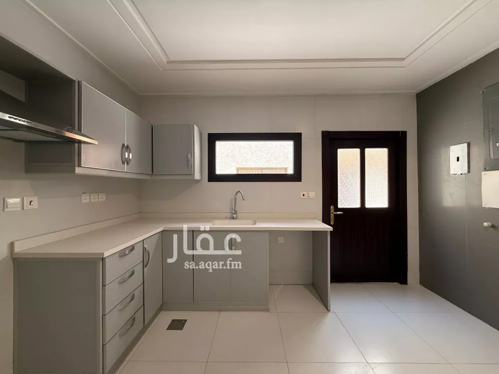 فيلا 3 غرف في النخيل 9
