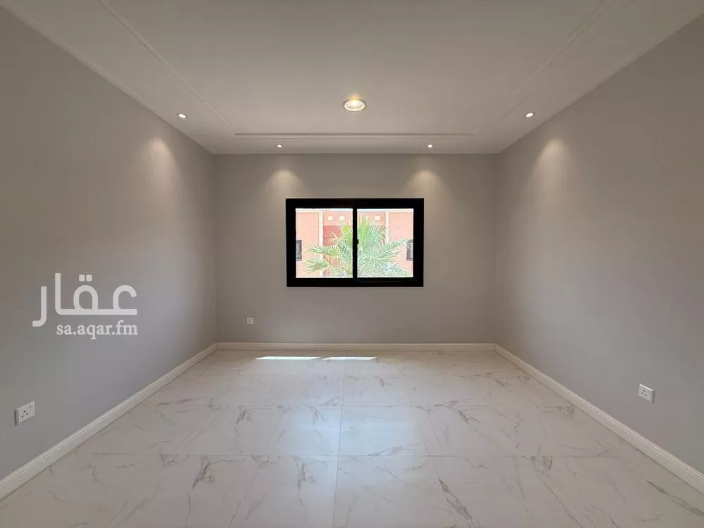 فيلا 3 غرف في النخيل 10