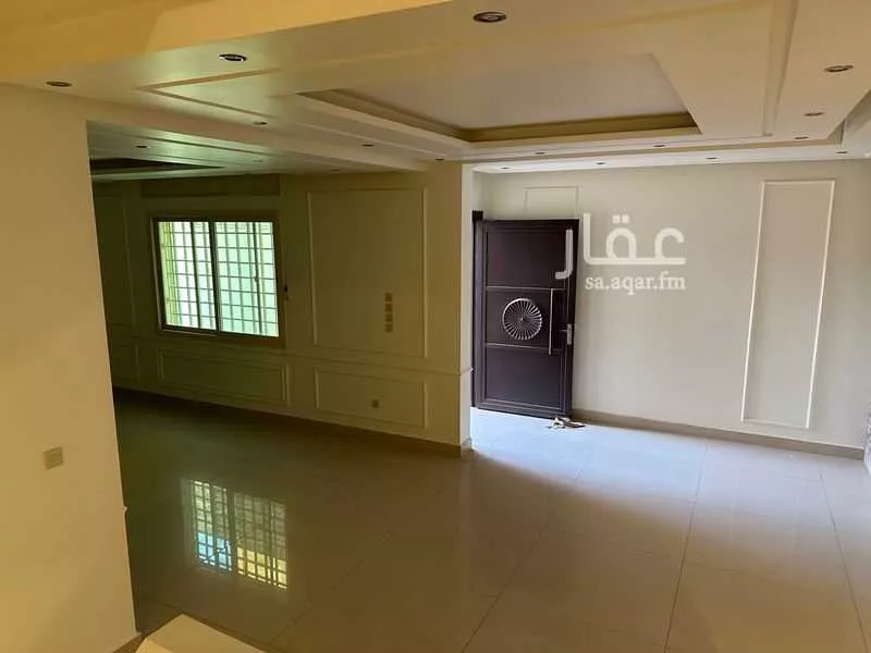 فيلا 4 غرف في عرقة 14