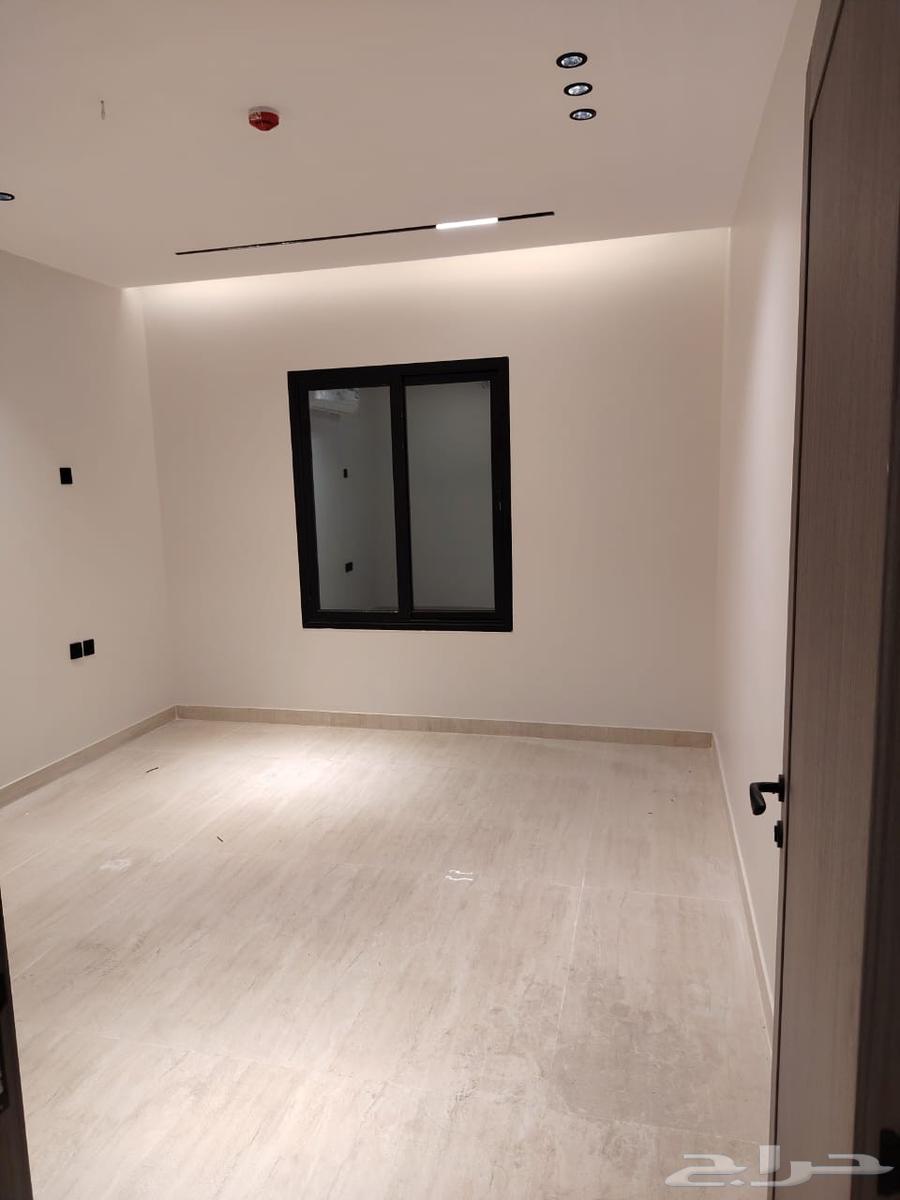 5 bedroom apartment in Al Hamra 10