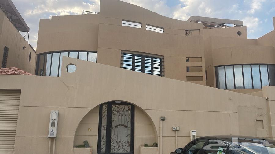 5 bedroom villa in Al Faisaliyyah 3