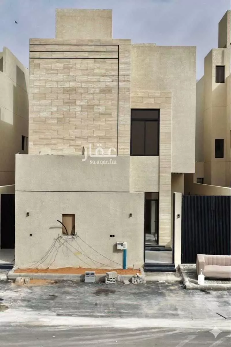 5 bedroom villa in Al Rimal 4