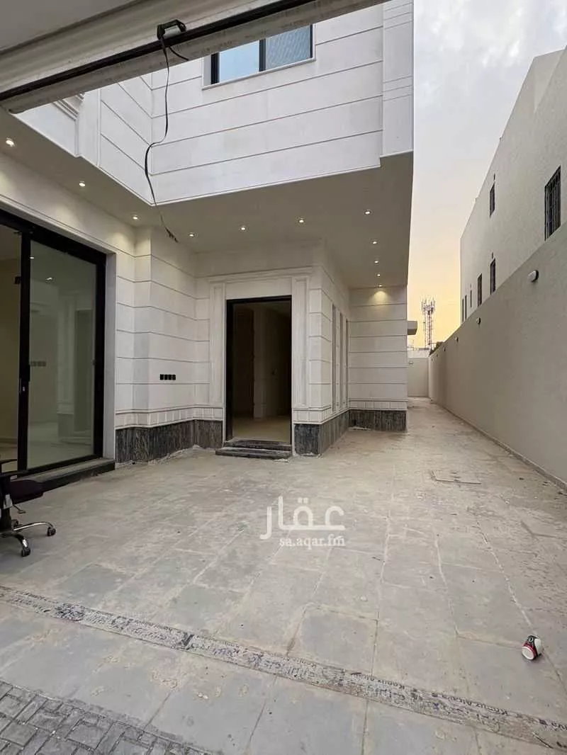 فيلا 5 غرف في الخليج 3