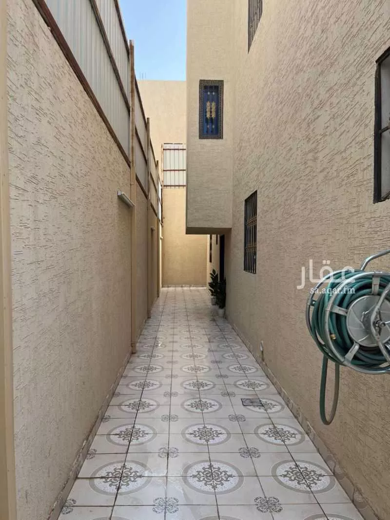 فيلا 8 غرف في طيبة 5