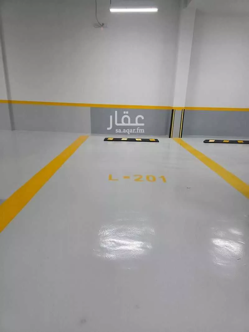 شقة 4 غرف في النرجس 6