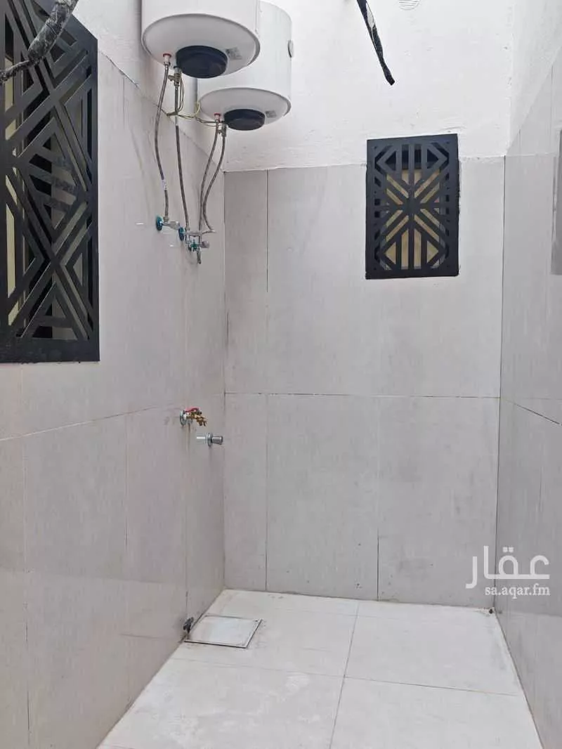 دور 5 غرف في طيبة 8
