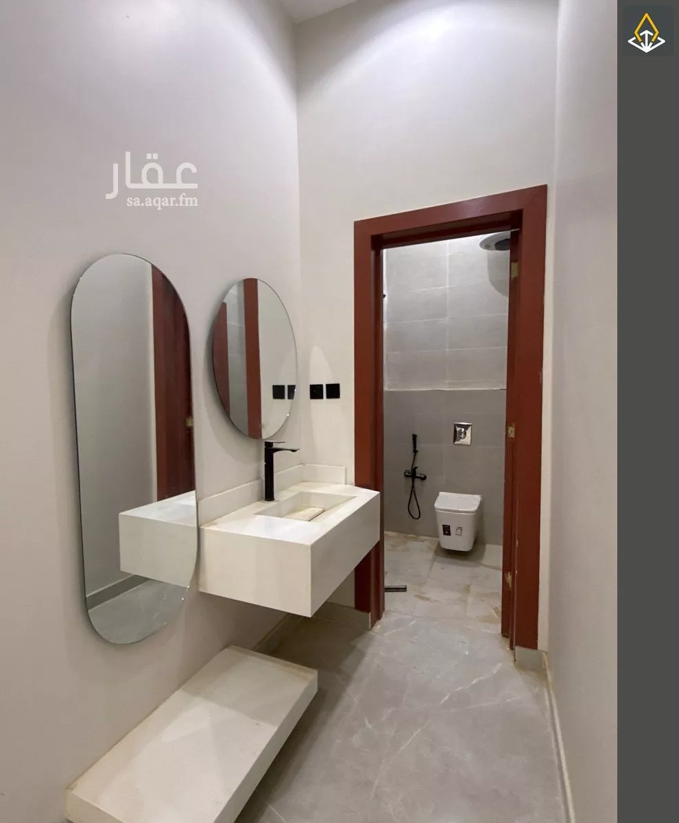 فيلا 4 غرف في الجنادرية 13