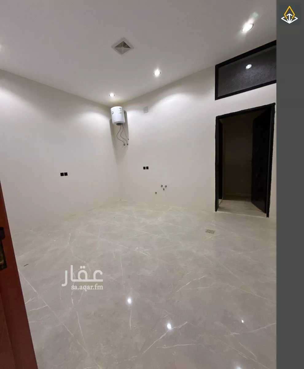 فيلا 4 غرف في الجنادرية 9