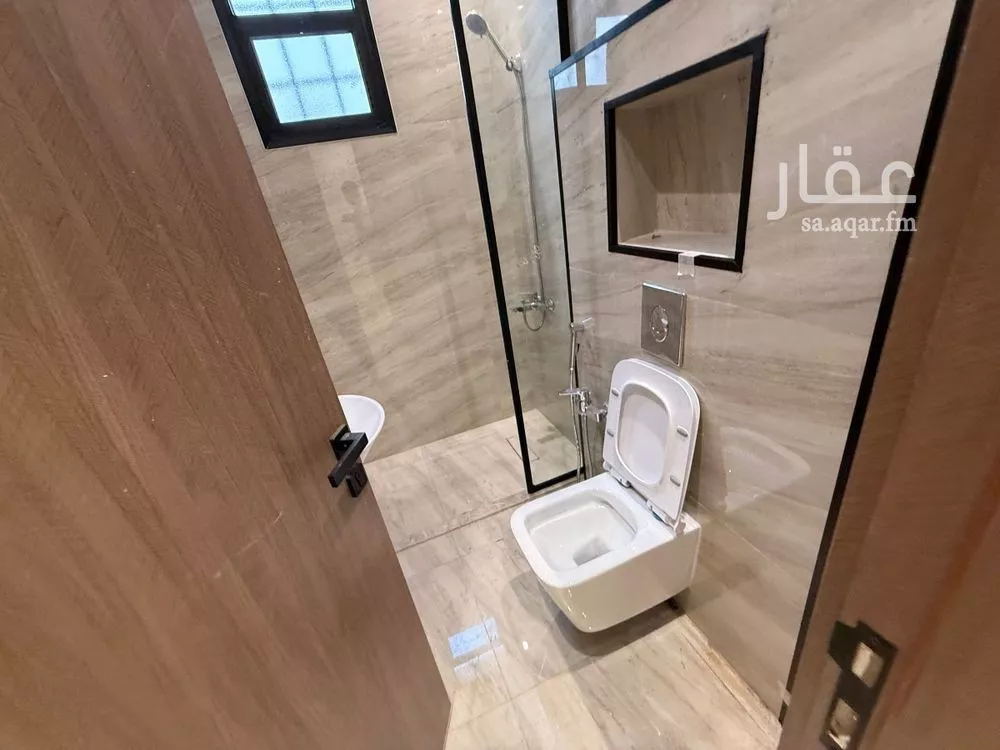 فيلا 5 غرف في الرمال 10