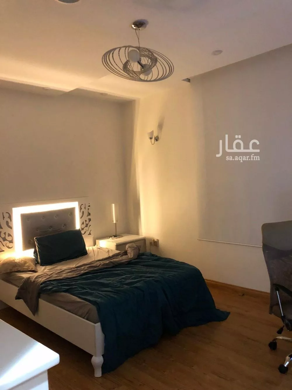 فيلا 5 غرف في العارض 8