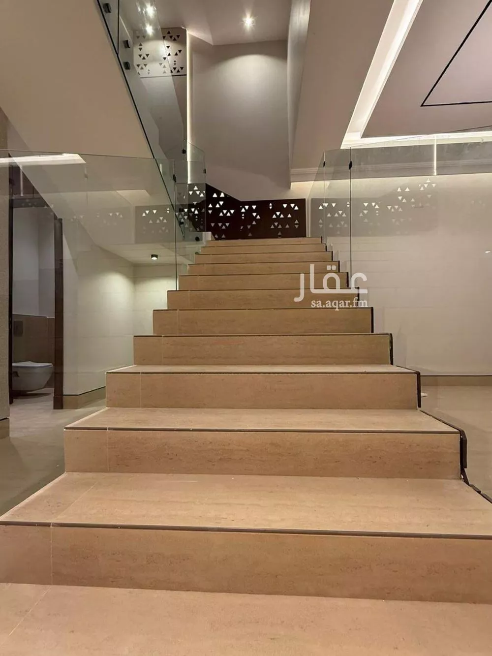 فيلا 7 غرف في المهدية 5