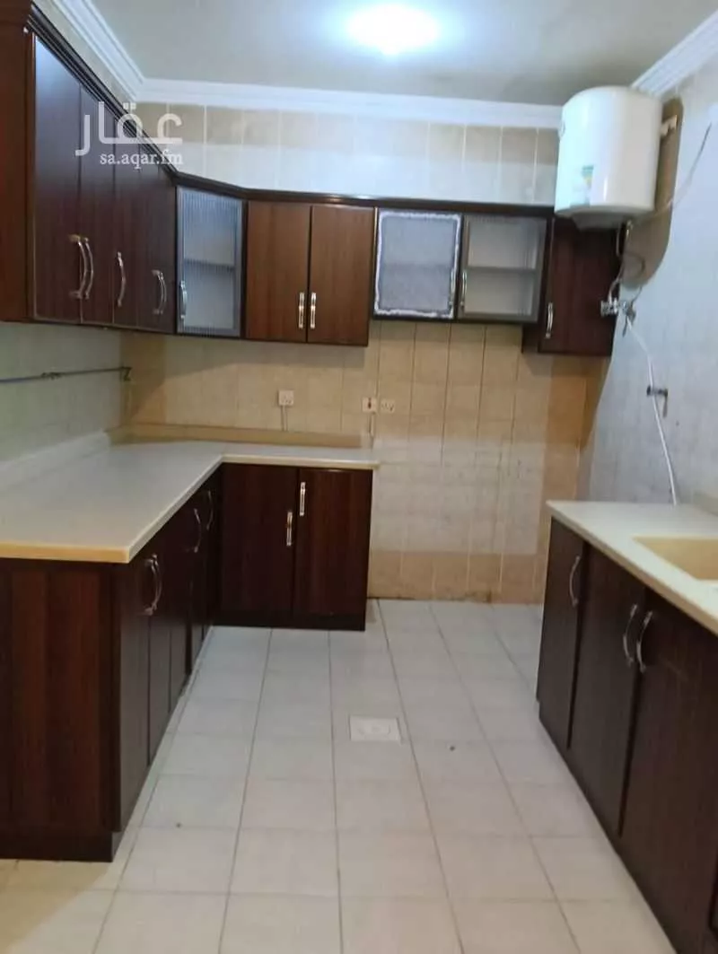4 bedroom floor in Al Falah 2