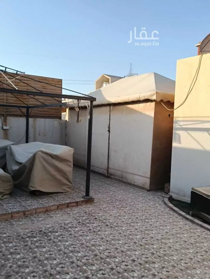 4 bedroom floor in Al Falah 11