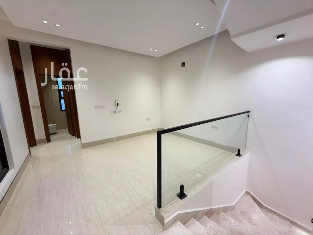 6 bedroom villa in Al Mahdiyyah 9