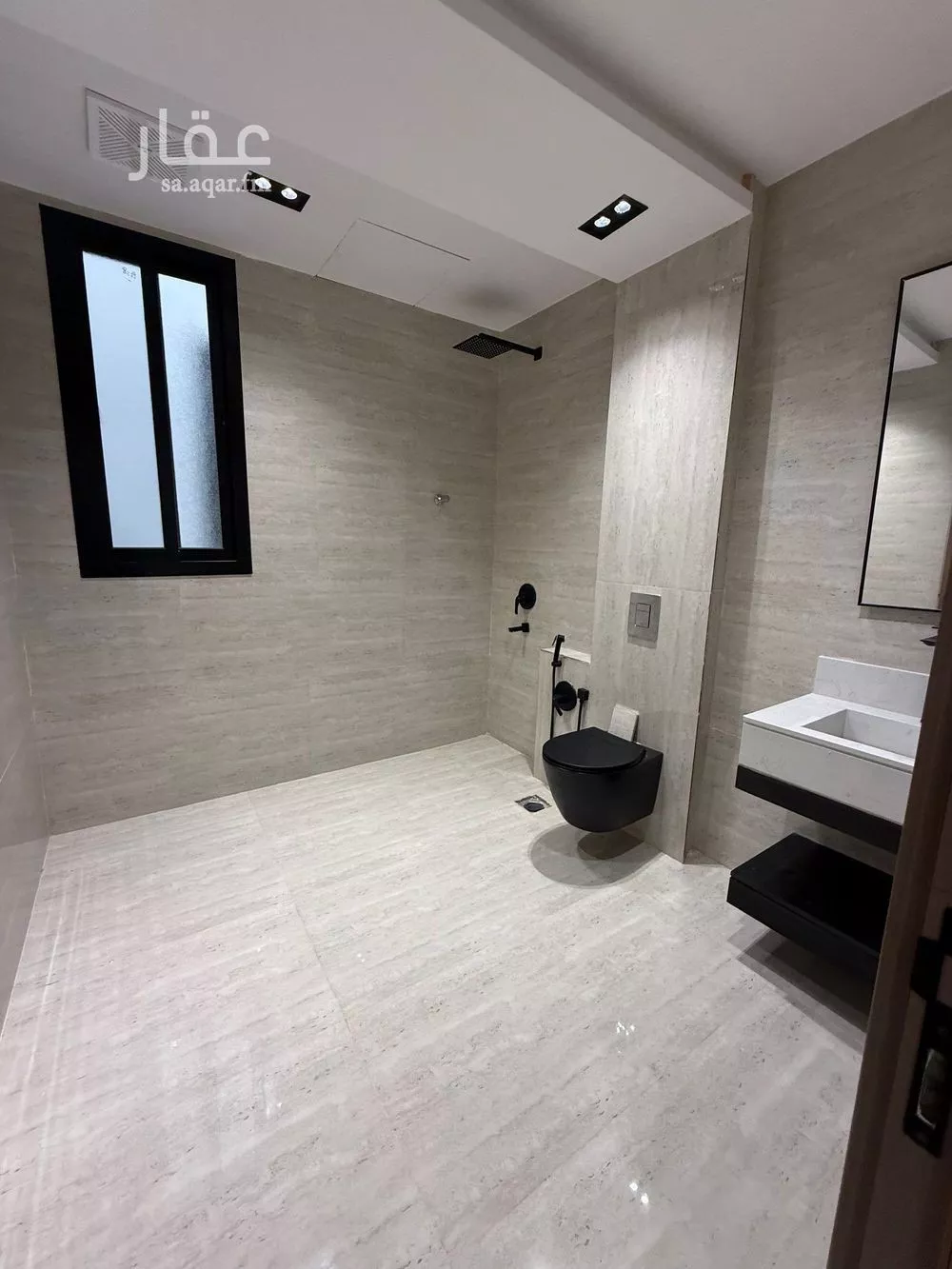 8 bedroom villa in Tuwaiq 17