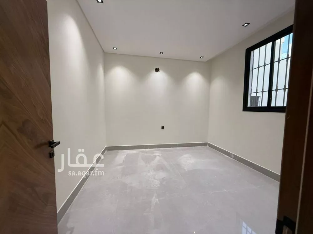 فيلا 5 غرف في طويق 12