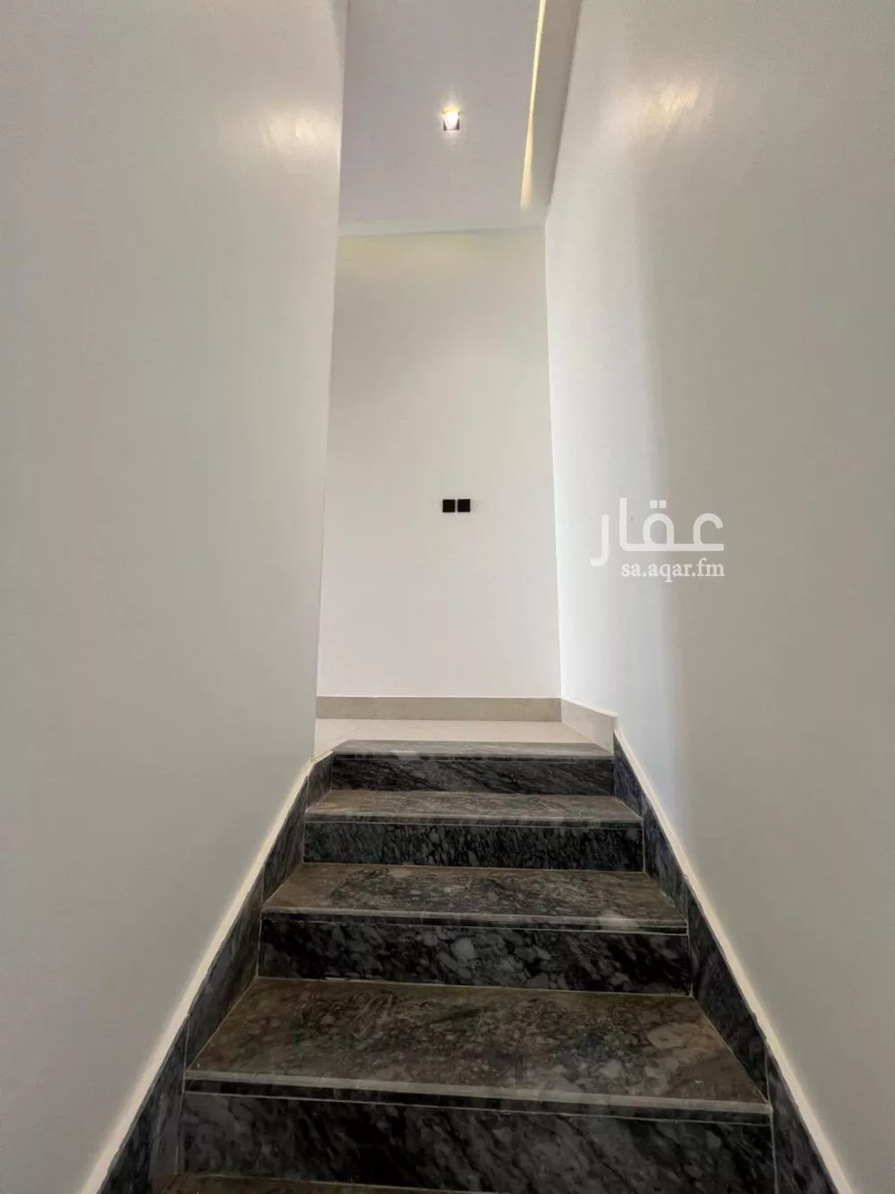 5 bedroom villa in Al Narjis 28