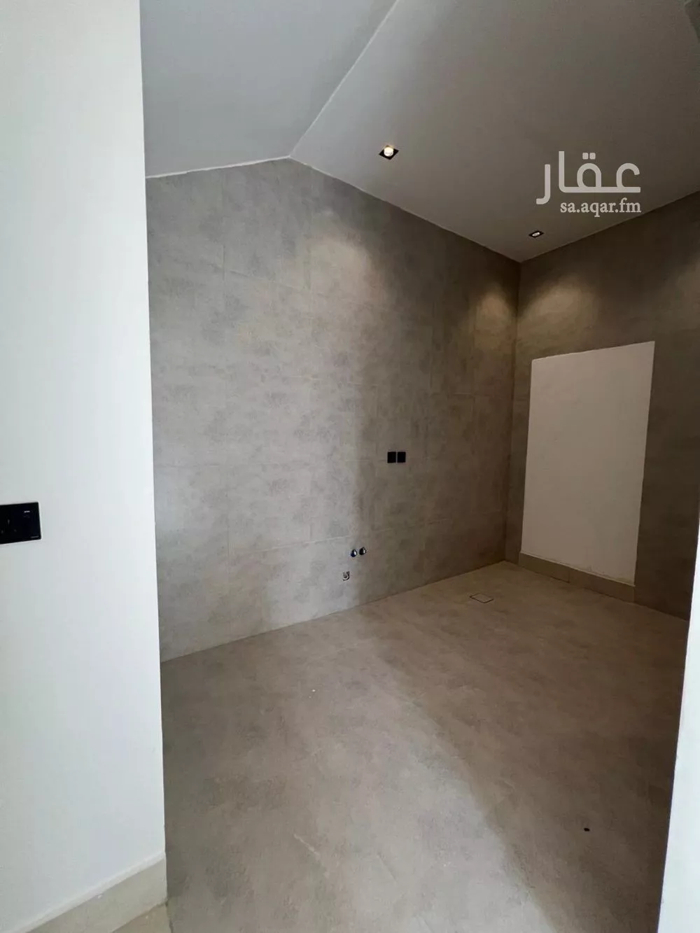 5 bedroom villa in Al Narjis 9