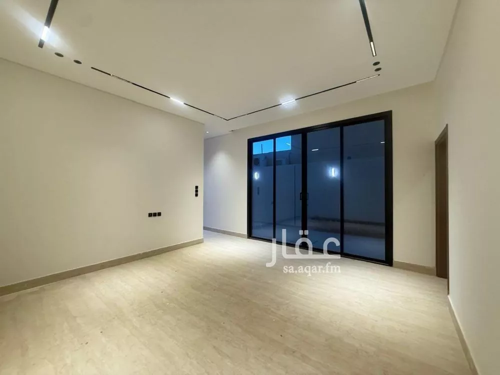 5 bedroom villa in Al Mahdiyyah 2