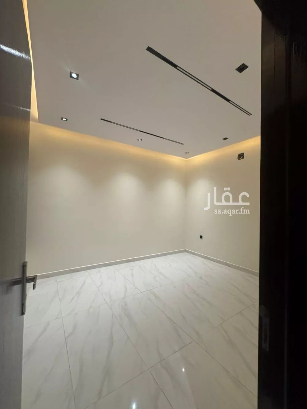 فيلا 5 غرف في الرمال 10