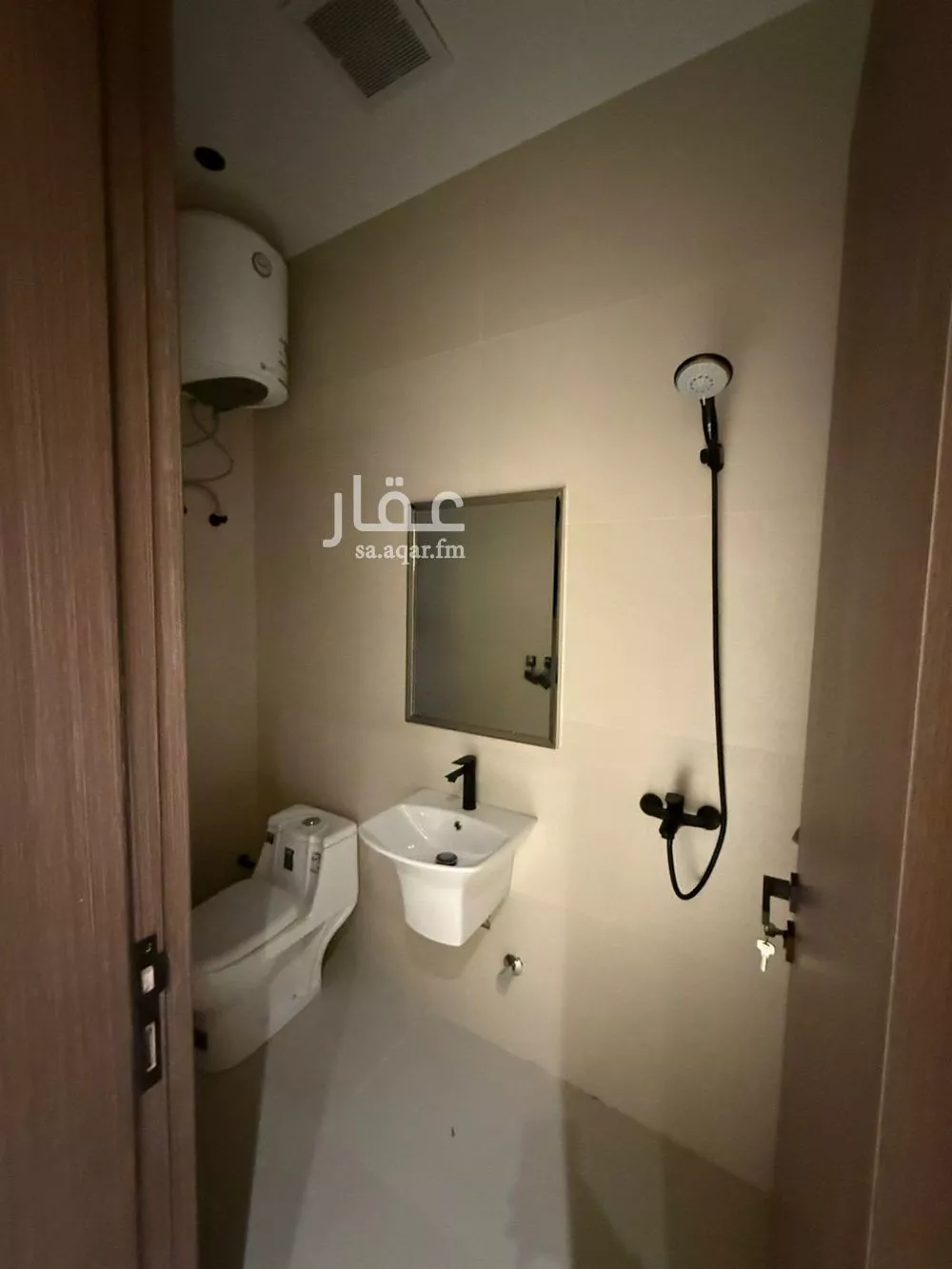 4 bedroom villa in Al Aridh 6