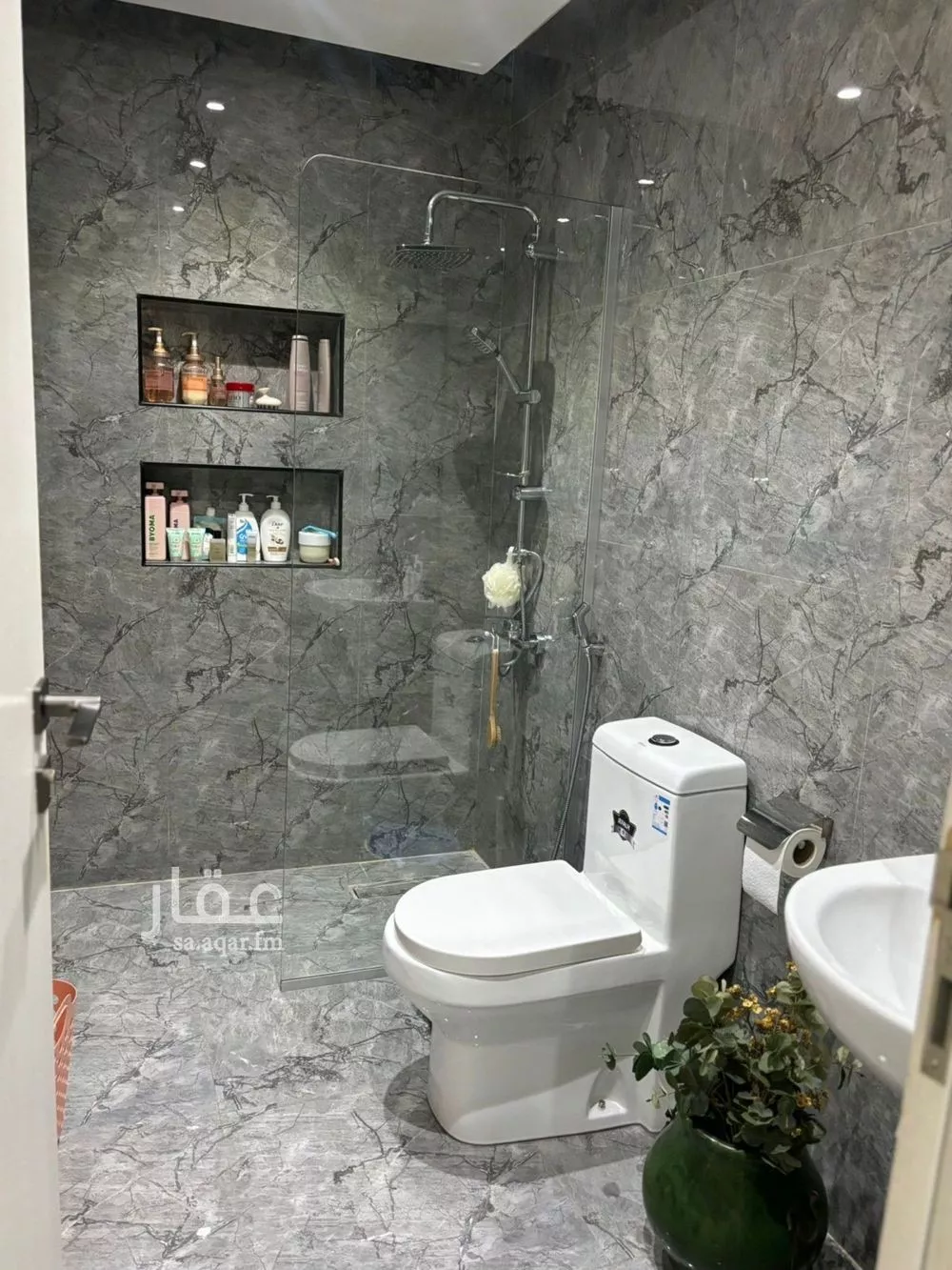 فيلا 5 غرف في النرجس 5