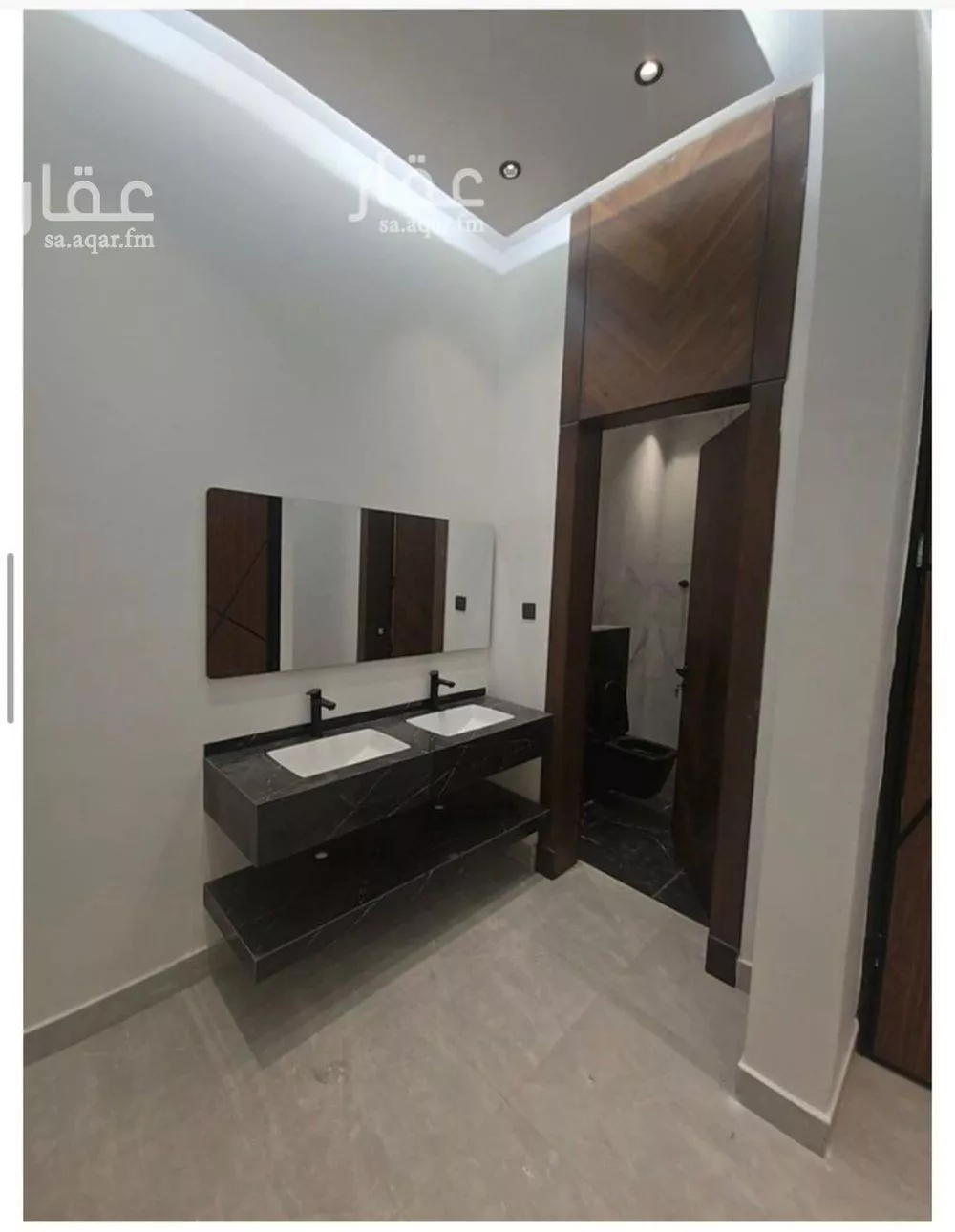 فيلا 5 غرف في الرمال 10