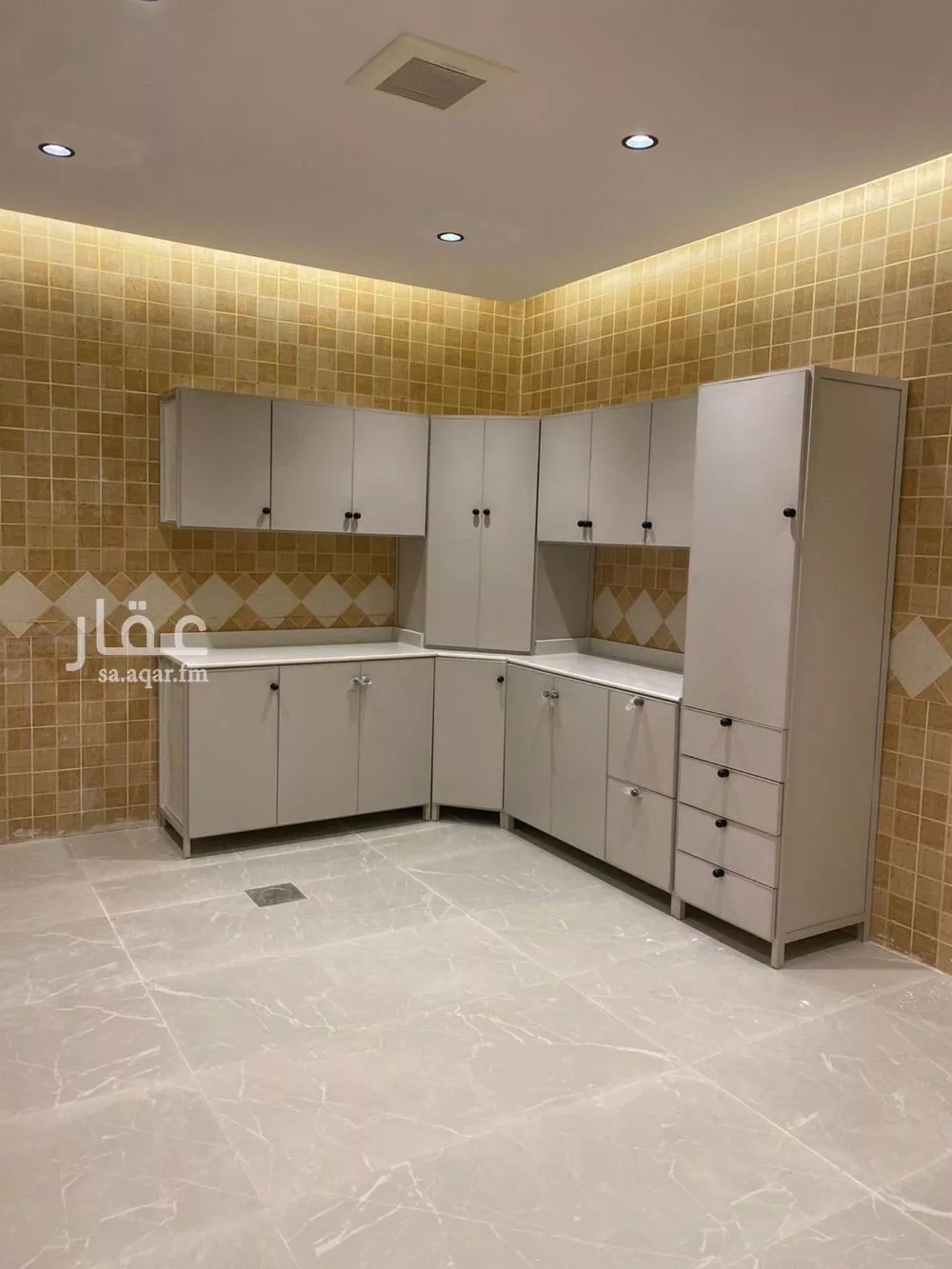 2 bedroom floor in Al Malqa 8