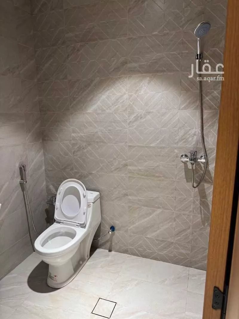 فيلا 4 غرف في الحمراء 8