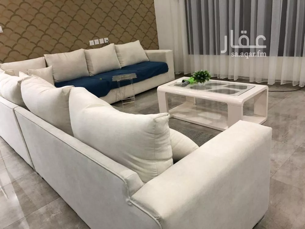 5 bedroom villa in Al Aridh 2