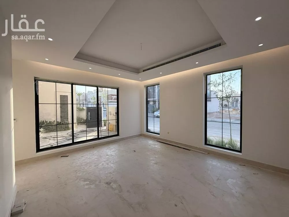 5 bedroom villa in Al Mahdiyyah 2