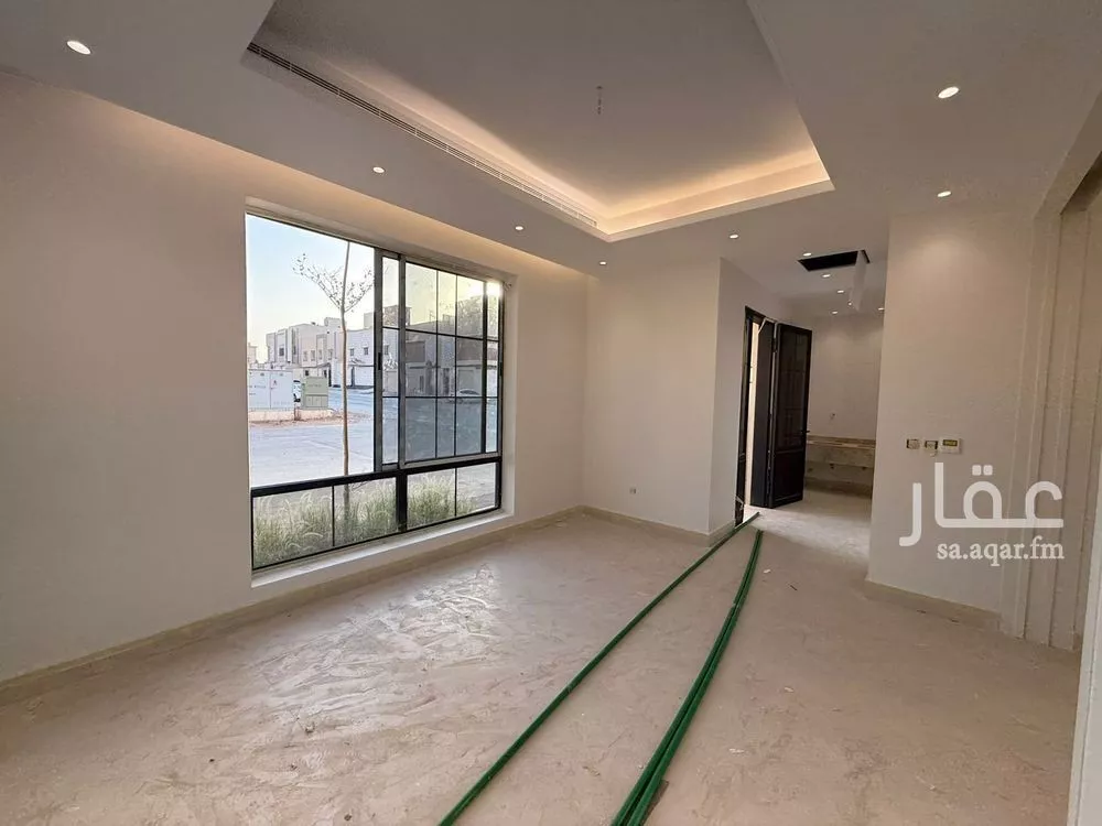 5 bedroom villa in Al Mahdiyyah 3