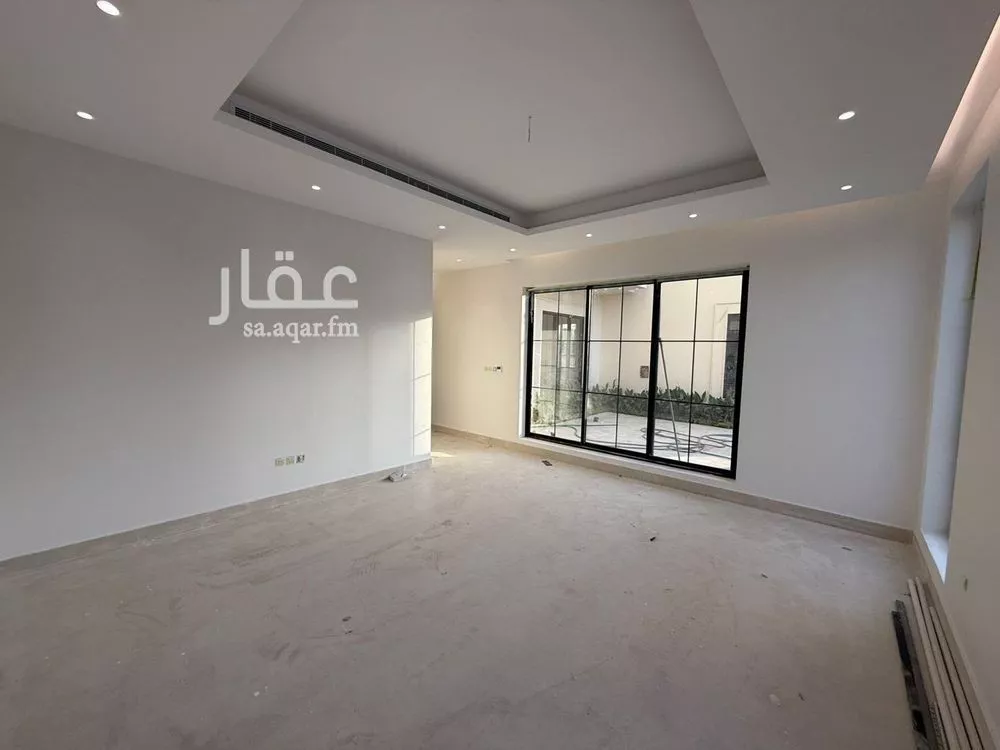 5 bedroom villa in Al Mahdiyyah 4