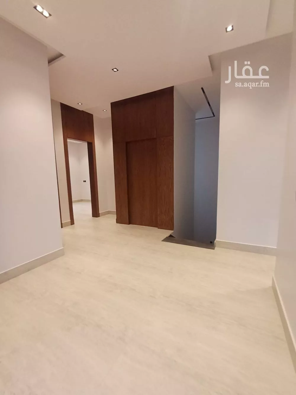 فيلا 6 غرف في الشرق 11