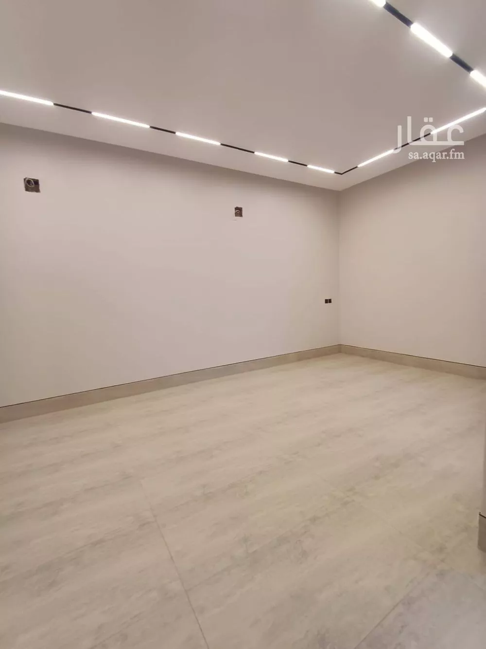 فيلا 6 غرف في الشرق 13